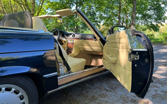 Mercedes-Benz SL cena 109000 przebieg: 249000, rok produkcji 1986 z Szczecin małe 497